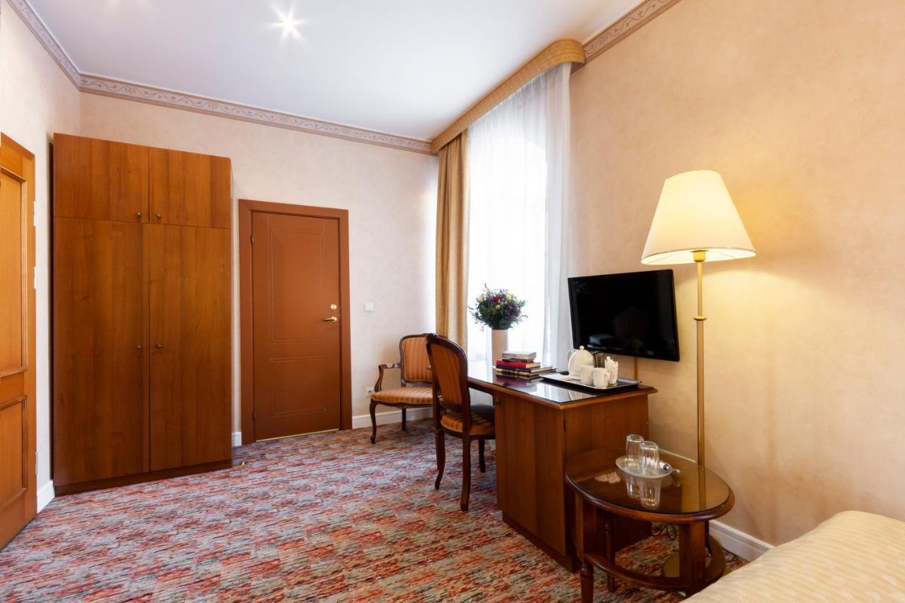 Story Inn Self Check-In Hotel VNO Exterior photo